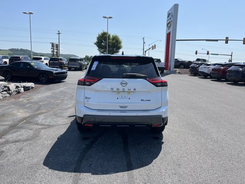 New 2025 Nissan Rogue SL w/ SL Premium Package image 4