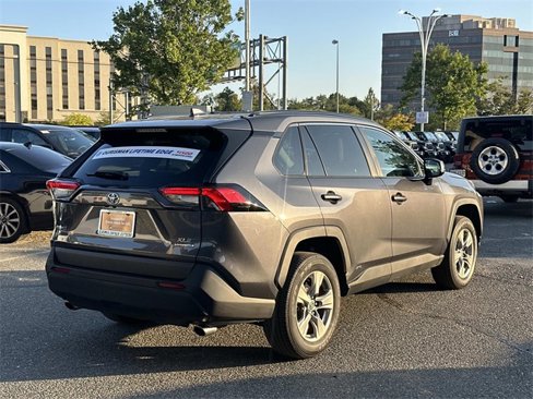 Used 2023 Toyota RAV4 XLE w/ Convenience Package image 2