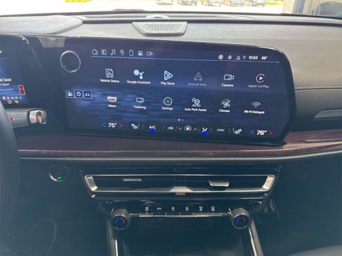 Used 2025 Chevrolet Traverse Z71 w/ Enhanced Driving Package image 8
