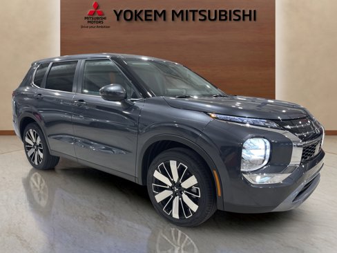 New 2025 Mitsubishi Outlander SE image 6