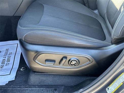Certified 2023 Jeep Grand Cherokee L Laredo image 17