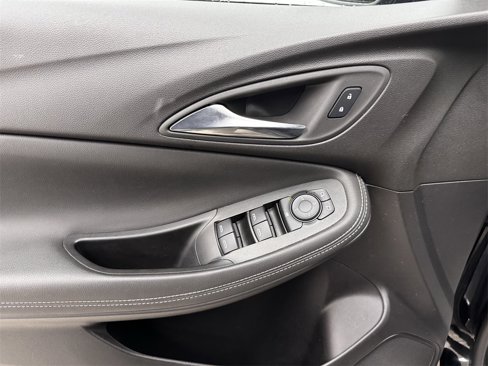 Used 2023 Buick Encore GX Preferred w/ Cold Weather Comfort Package image 17