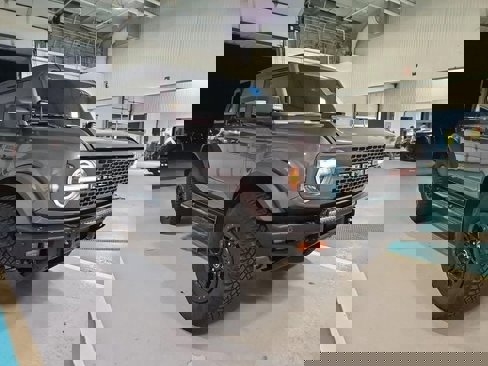 Used 2022 Ford Bronco Badlands image 5