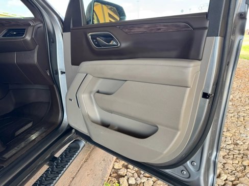 Used 2021 Chevrolet Tahoe Z71 w/ Z71 Off-Road Package image 28