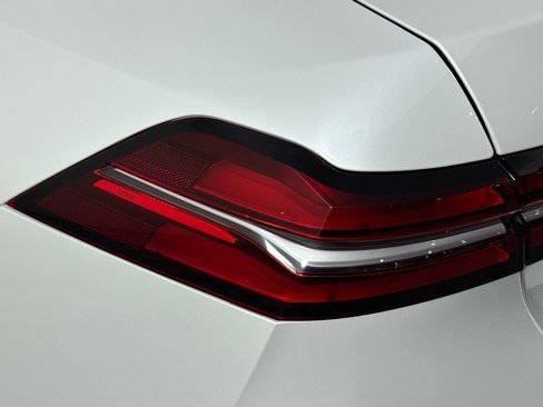 Used 2025 BMW i5 eDrive40i image 35