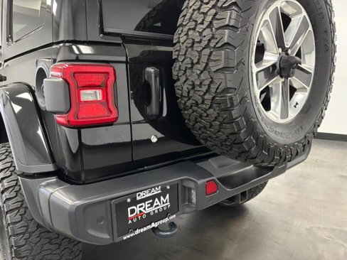 Used 2018 Jeep Wrangler Unlimited Sahara image 26