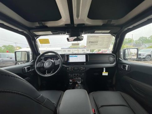 New 2025 Jeep Wrangler Unlimited Rubicon 392 image 7