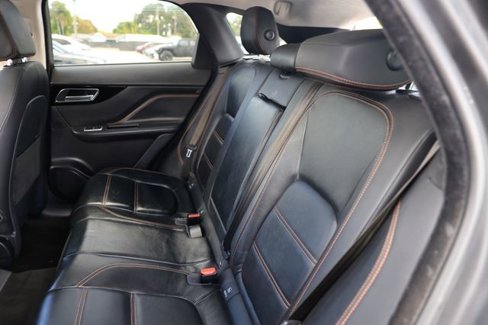 Used 2020 Jaguar F-PACE Prestige image 10