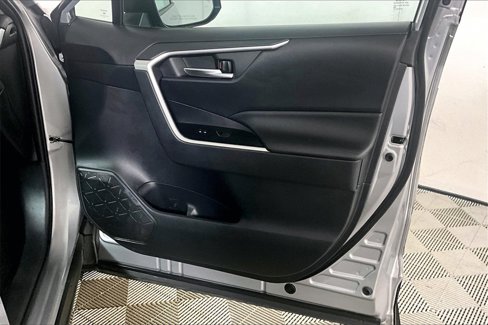 Used 2019 Toyota RAV4 XLE image 24