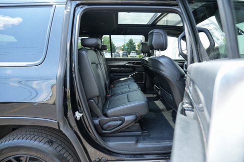 Used 2024 Jeep Wagoneer Series II image 19