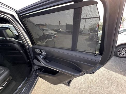 Used 2021 BMW X7 M50i image 17