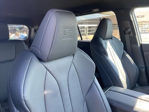 New 2026 Lexus TX 500h AWD image 18