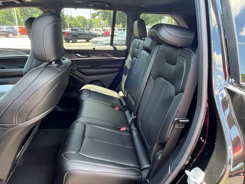 New 2025 Jeep Grand Cherokee Limited image 20