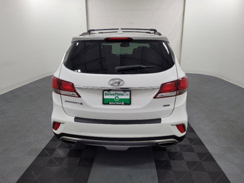 Used 2017 Hyundai Santa Fe SE image 7