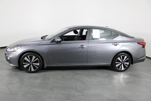Certified 2021 Nissan Altima 2.5 SV w/ SV Premium Package image 8
