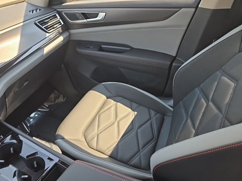 New 2025 Volkswagen Atlas Peak Edition SE image 15
