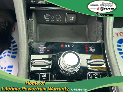 Used 2022 Jeep Grand Cherokee Overland w/ Luxury Tech Group IV image 36