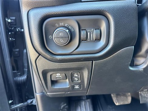 New 2026 RAM 1500 4x4 Crew Cab image 19