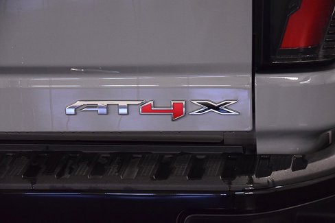 Used 2024 GMC Sierra 2500 AT4X image 15