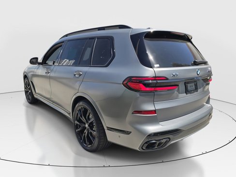New 2026 BMW X7 M60i image 4