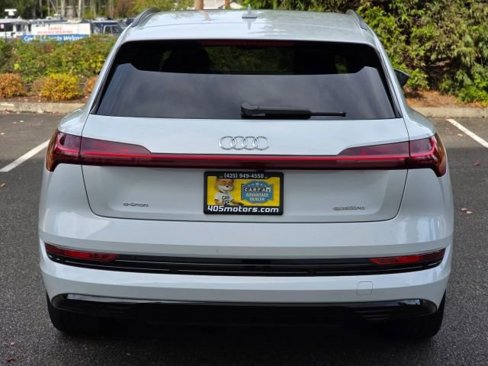 Used 2022 Audi e-tron Premium w/ Convenience Plus Package image 6