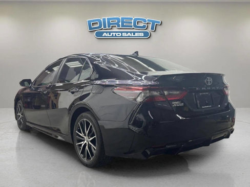 Used 2022 Toyota Camry SE image 4
