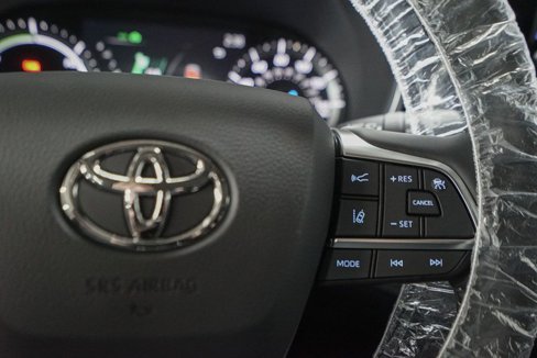 New 2025 Toyota Highlander XLE image 30