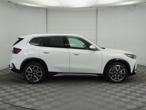 Used 2025 BMW X1 xDrive28i w/ Premium Package image 5