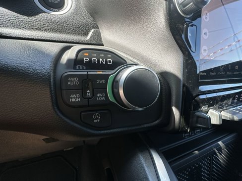 New 2026 RAM 1500 4x4 Crew Cab image 25