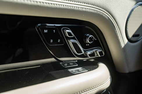 Used 2020 Land Rover Range Rover HSE image 47