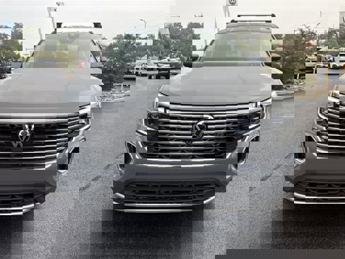 New 2026 Volkswagen Atlas SE image 2