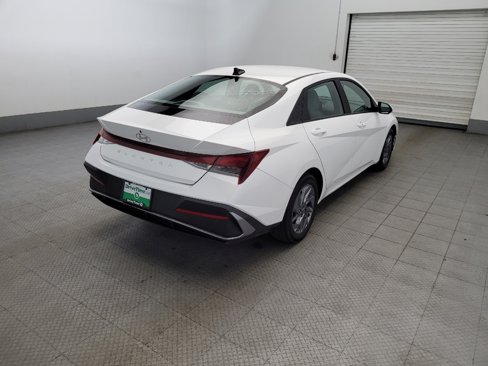 Used 2024 Hyundai Elantra SEL image 9
