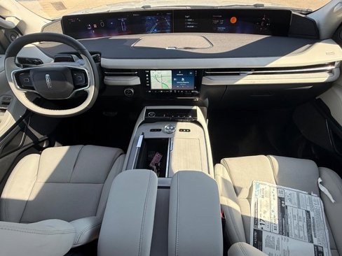 New 2025 Lincoln Navigator Reserve image 12