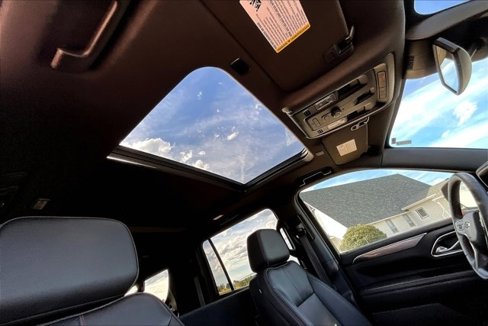 Used 2023 Chevrolet Suburban RST image 28