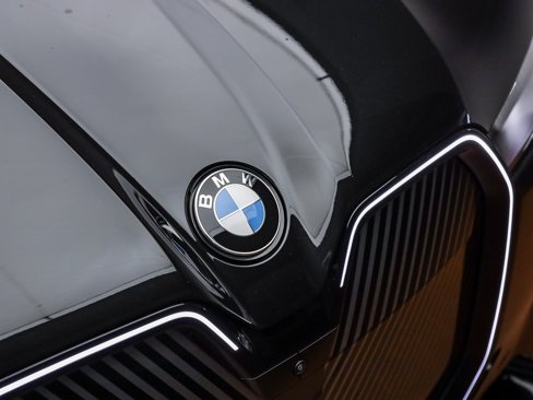 New 2026 BMW iX xDrive60 image 6