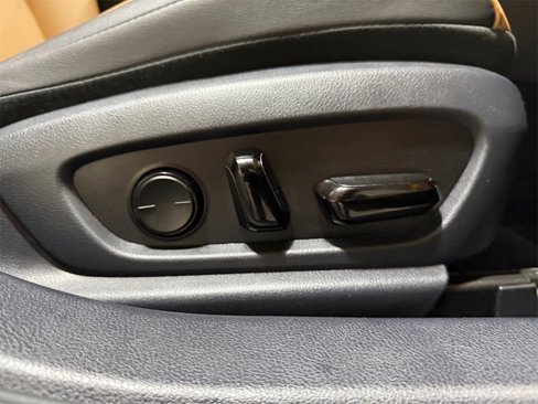 Used 2024 Lexus ES 300h image 17