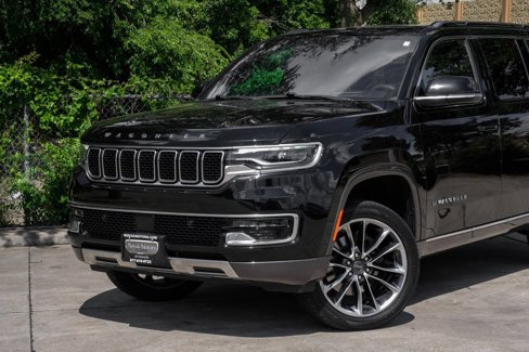 Used 2022 Jeep Wagoneer Series III w/ Premium Group I image 12
