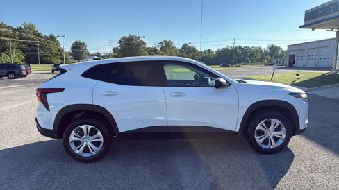 Used 2025 Chevrolet Trax LS image 7