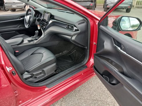Used 2021 Toyota Camry SE image 13