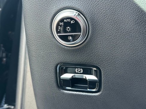 Used 2024 Mercedes-Benz GLC 300 4MATIC image 50