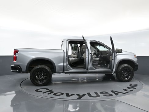 Used 2024 Chevrolet Silverado 1500 ZR2 w/ Technology Package image 29