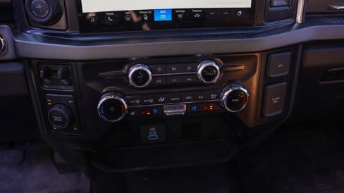 Used 2024 Ford F350 Platinum w/ FX4 Off-Road Package image 19