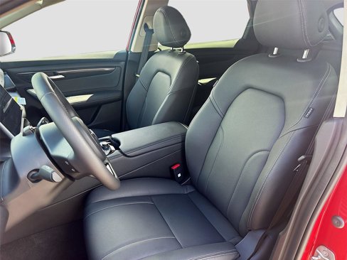 New 2025 VinFast VF 8 Eco image 21