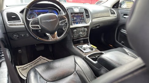 Used 2018 Chrysler 300 Limited w/ Safetytec Plus Group image 13