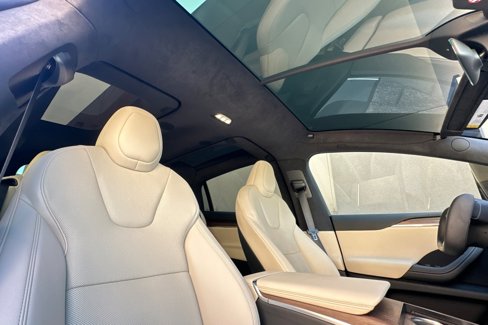 Used 2022 Tesla Model X image 19