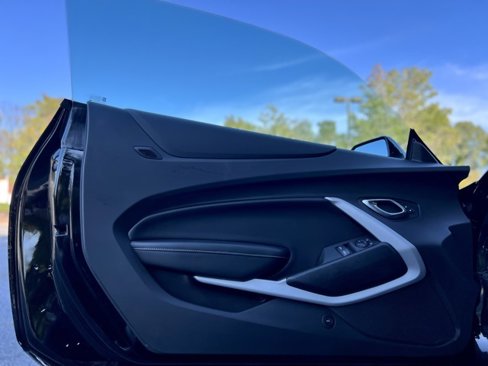 Used 2018 Chevrolet Camaro LT image 12