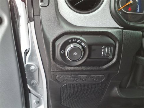 Used 2024 Jeep Wrangler Sport S image 16