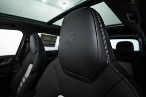 New 2025 Porsche Cayenne Turbo image 16