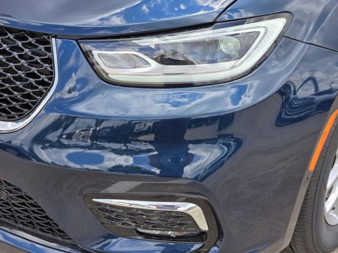 New 2025 Chrysler Pacifica Select image 6