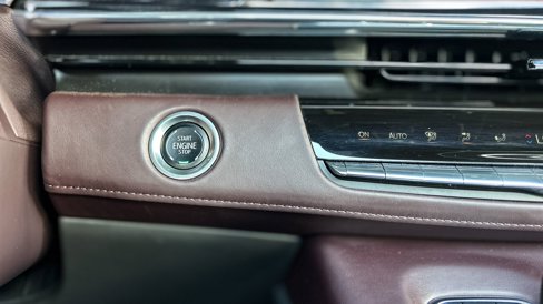 Used 2024 Cadillac Escalade V w/ LPO, ONYX Package image 20